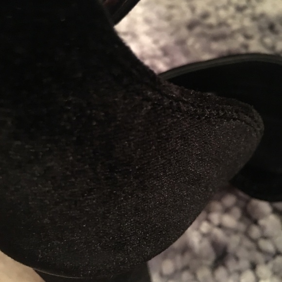 COPY - Vince Camino velvet heels - Picture 2 of 4